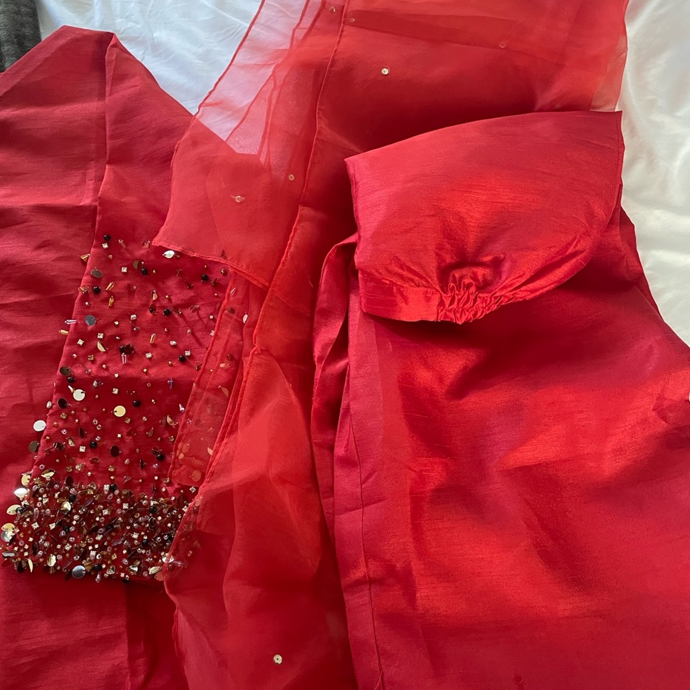 Brand new xl shalwar kameez - Picture 4 of 5